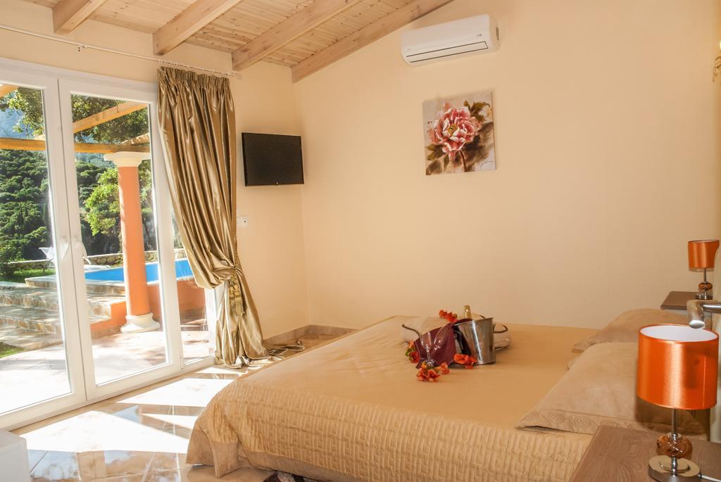 Blue Princess Hotel And Suites Liapades Dış mekan fotoğraf