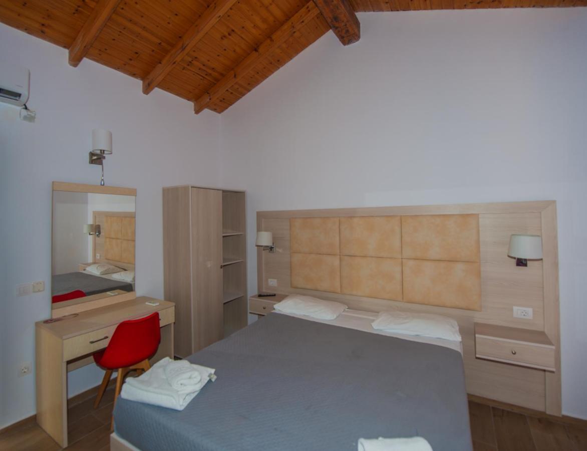Blue Princess Hotel And Suites Liapades Dış mekan fotoğraf